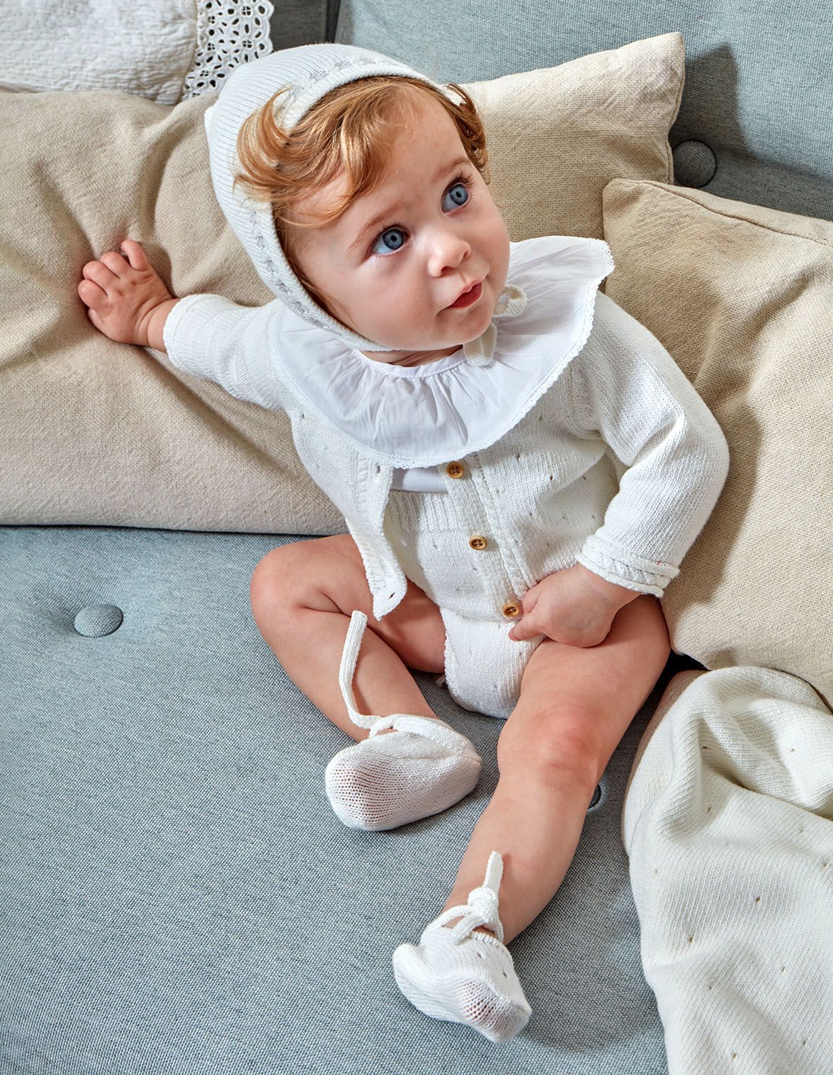 Chaqueta desagujados blanco para primera puesta Gocco