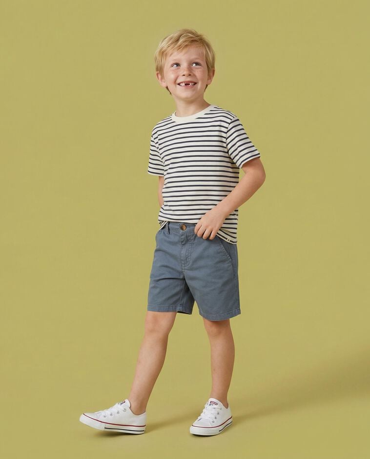 Pantal&oacute;n chino corto azul claro