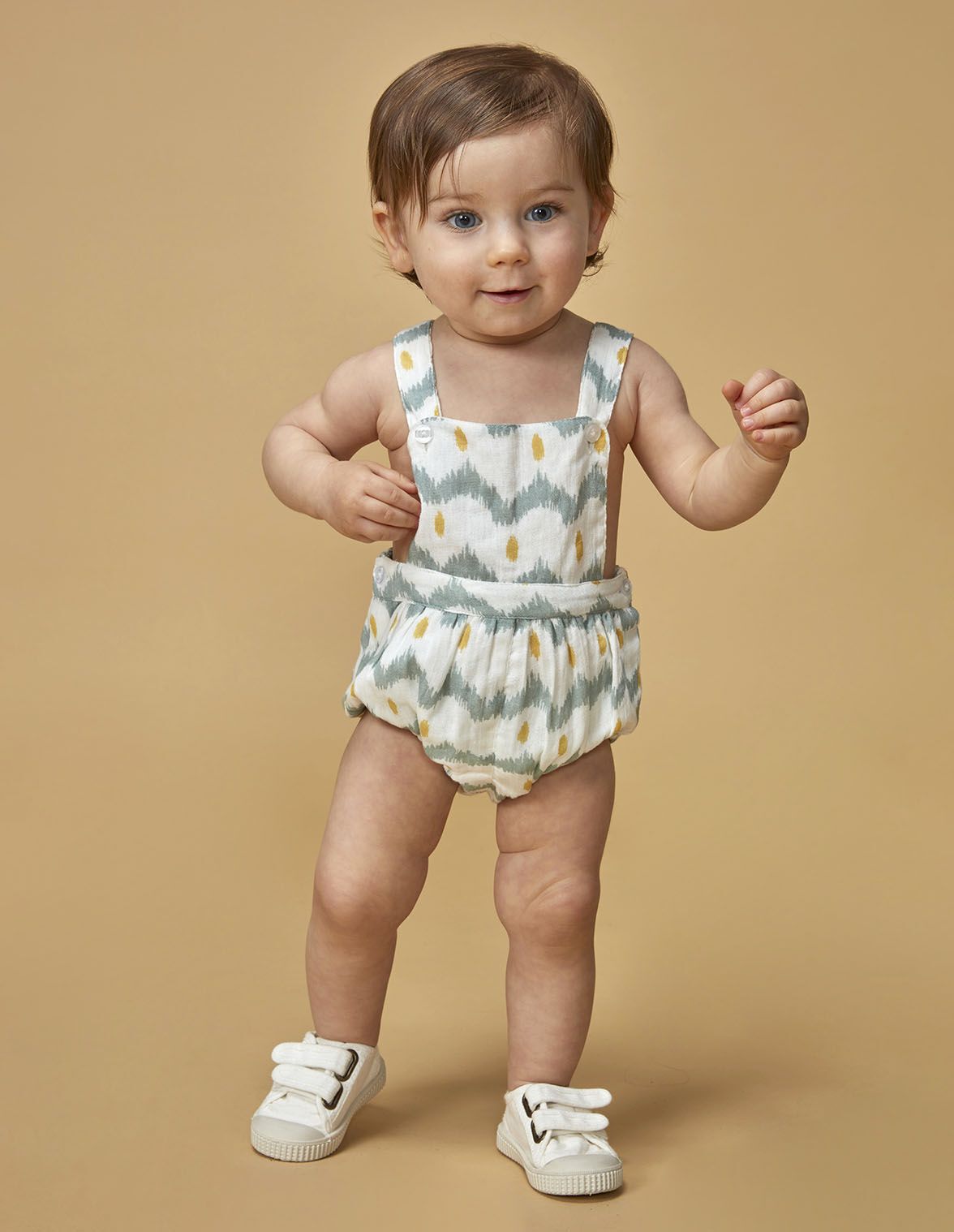 Peto corto estampado zig zag verde para nino bebe Gocco