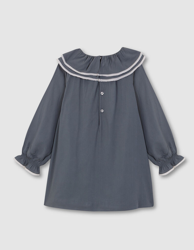 Vestido Doble Volante Con Tiras Bordadas En Contraste Azulado