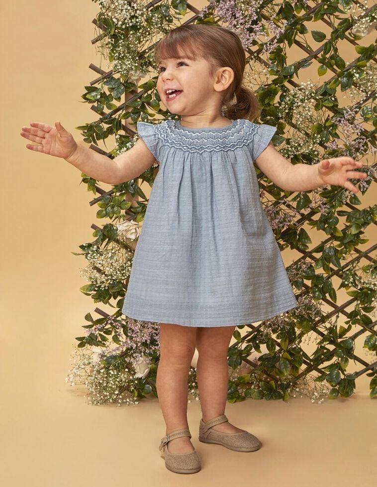 Vestido liso con nido de abeja a mano a contraste gris