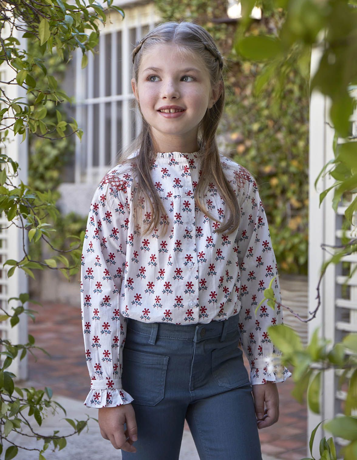 Camisa estampada con bordados en manga para nina Gocco