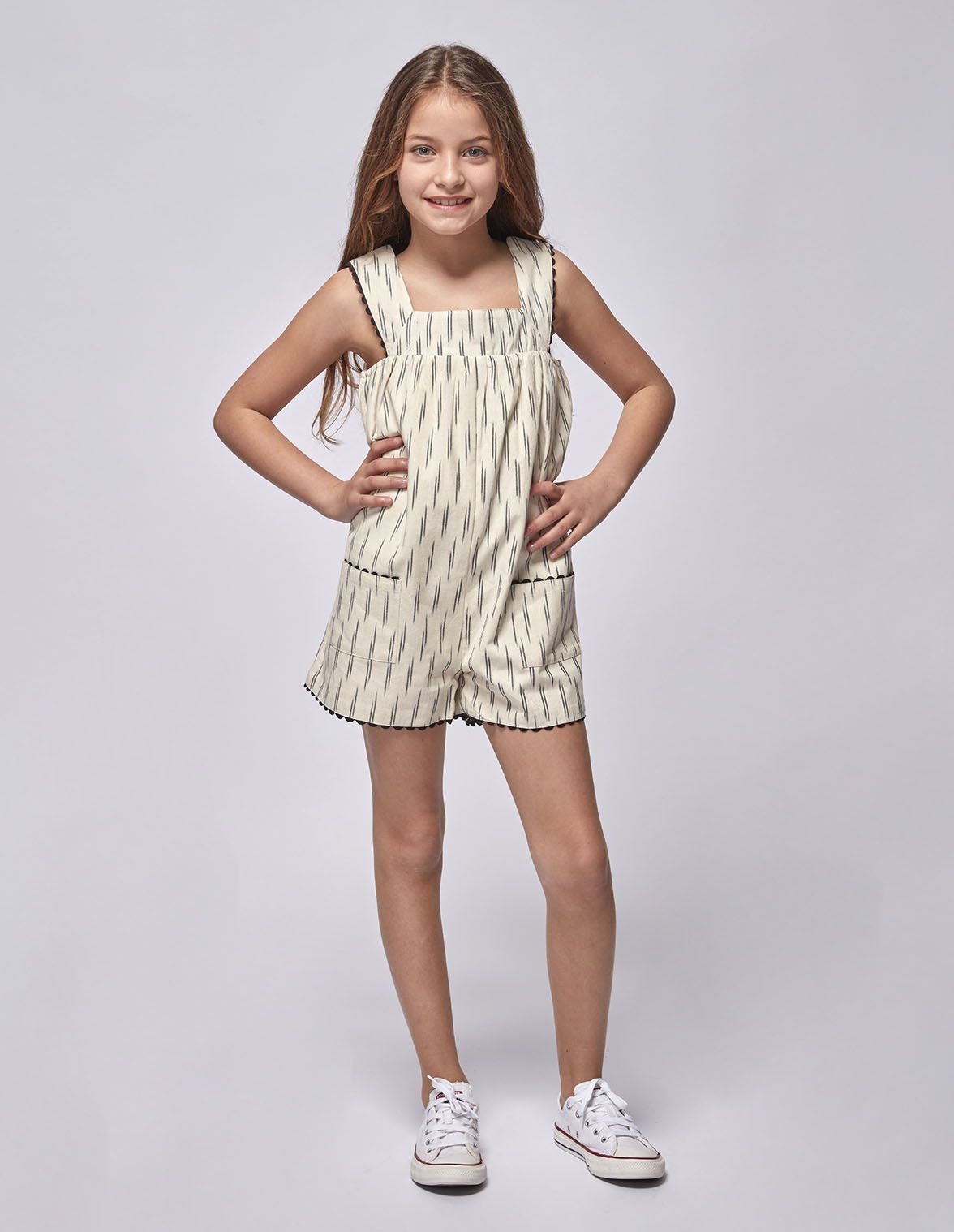 Peto estampado ikat blanco para nina Gocco