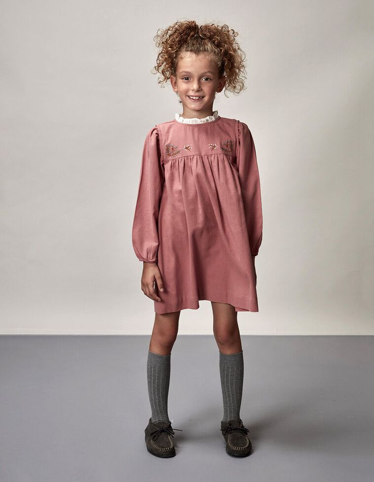 Vestido Con Bordados Rosa Viejo