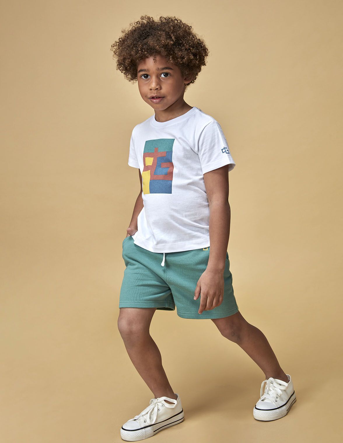 Camiseta grafico geometrico blanco para nino Gocco