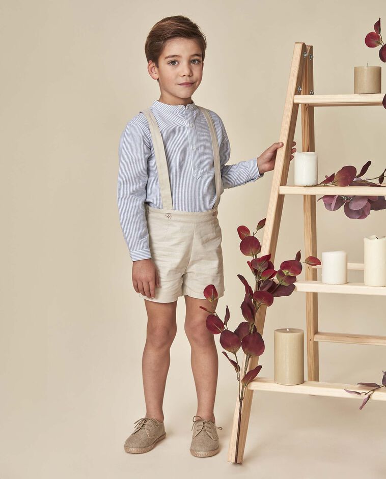 Pantal&oacute;n corto de lino con tirantes piedra