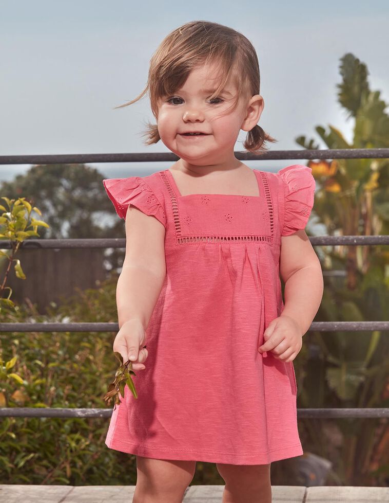 Vestido con volantes rosa