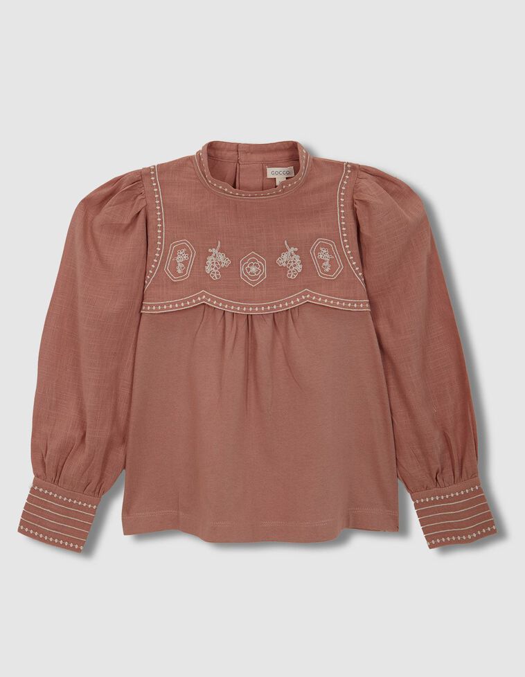 Camiseta con bordados rosa