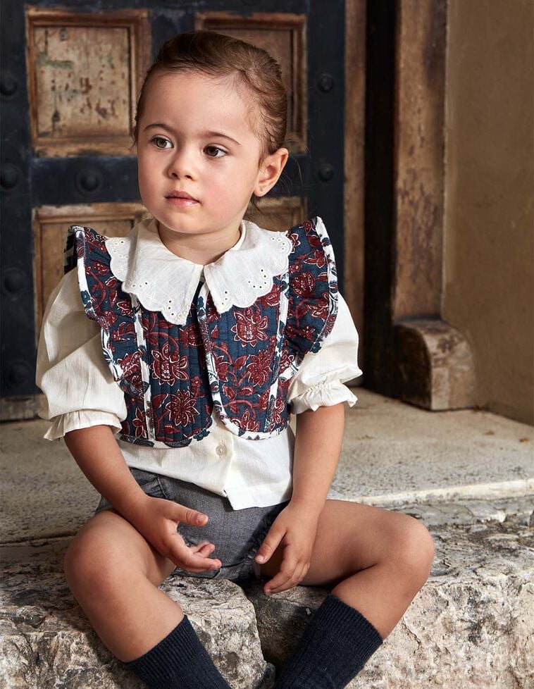 Chaleco acolchado con volante verde Chaleco acolchado con volante verde