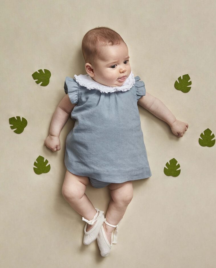 Vestido lino con cuello a contraste gris