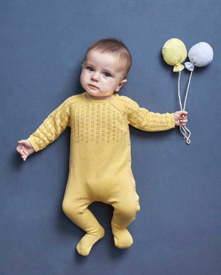 Pelele con calados amarillo