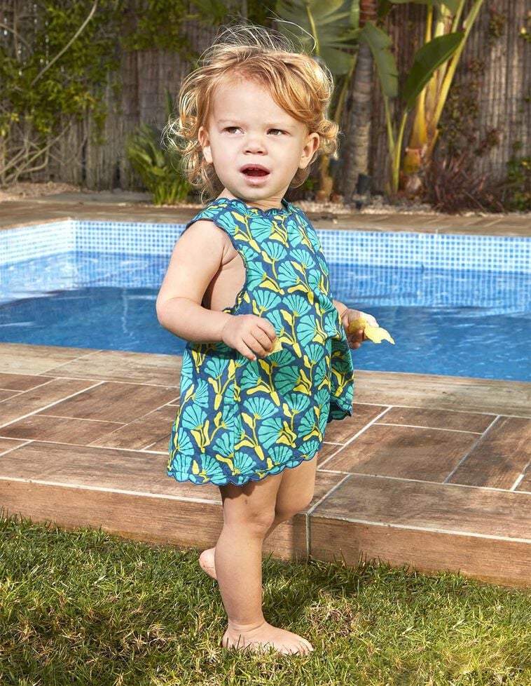Vestido azul de flores tropicales